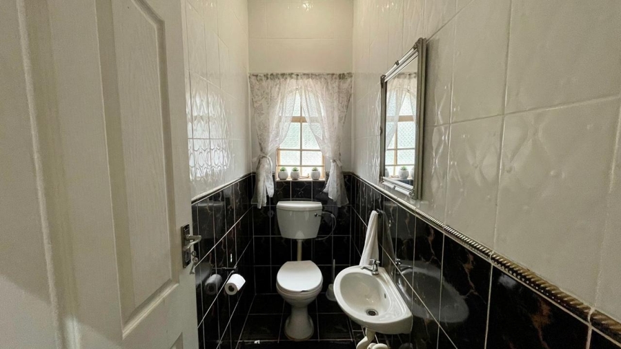 4 Bedroom Property for Sale in Safari Gardens North West